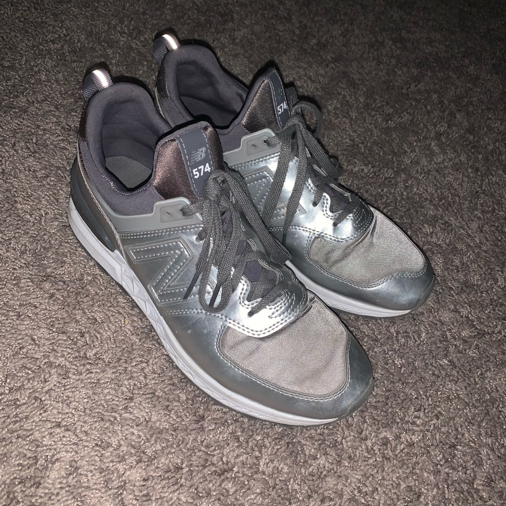 New balance silver sneakers